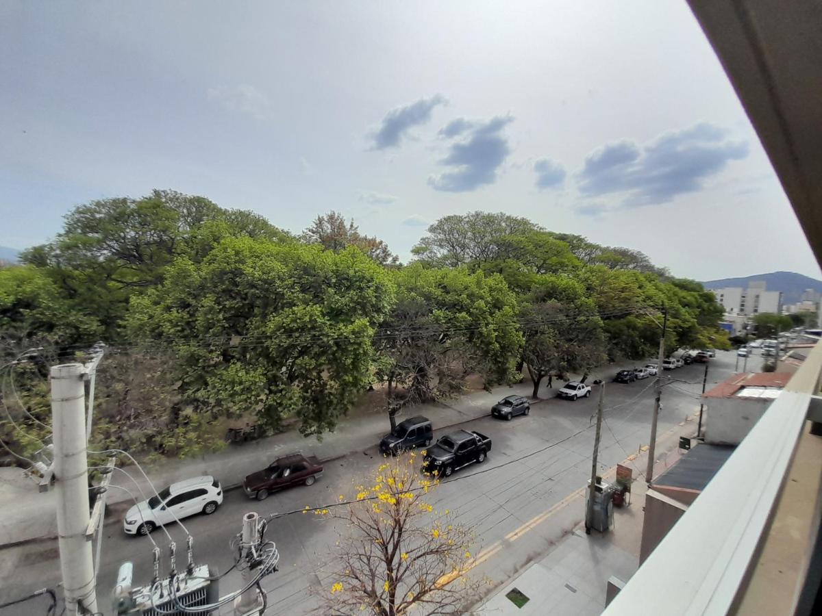 Departamento Centrico Plaza Alvarado Con Cochera Salta Eksteriør billede