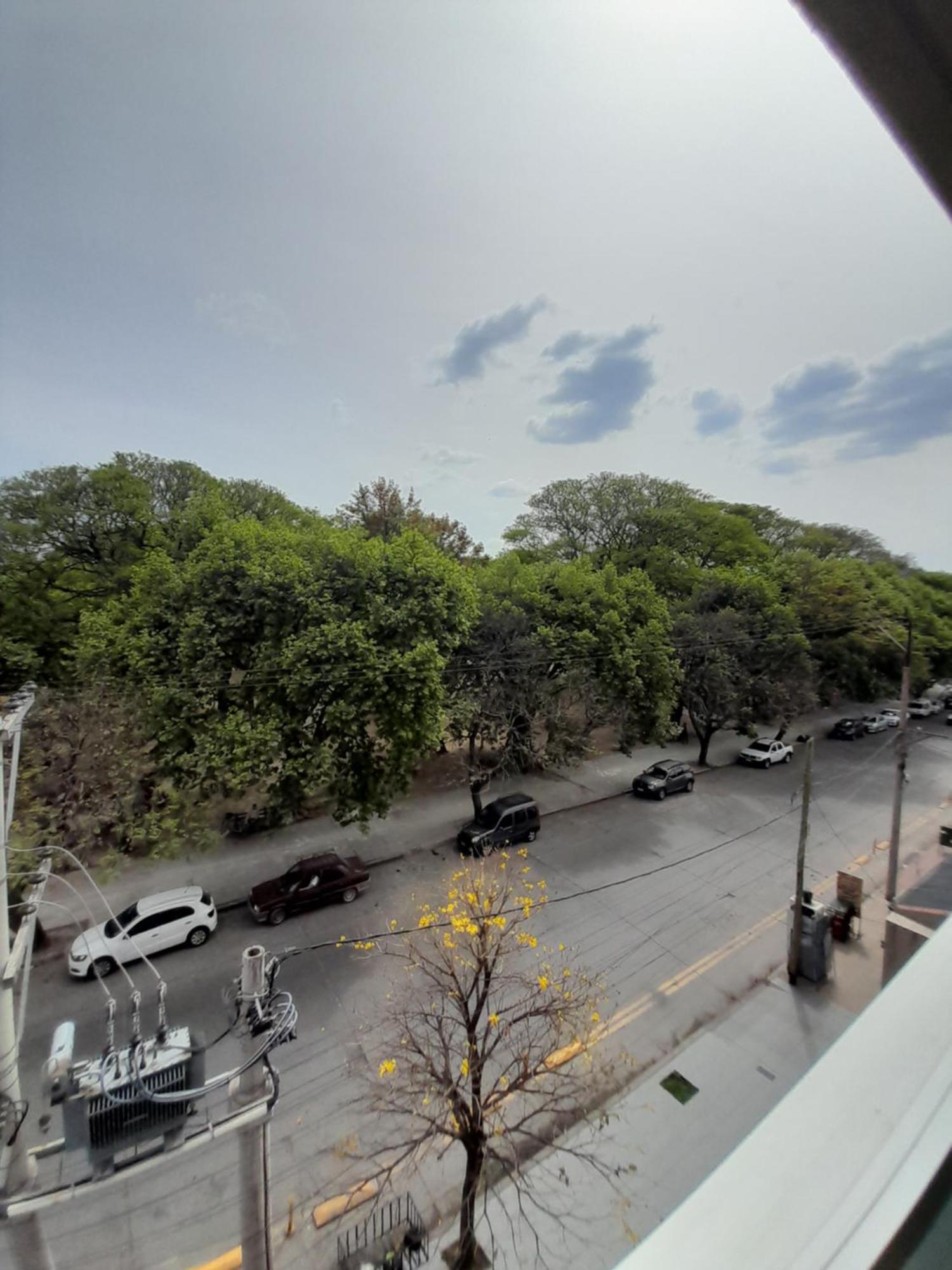 Departamento Centrico Plaza Alvarado Con Cochera Salta Eksteriør billede
